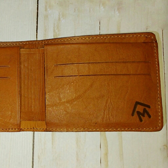 • HP {M} Genuine Leather Wallet - Picture 7 of 7